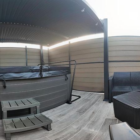 La Kaz Rhumantique Sauna And Spa Privatif La Rivière-Saint-Sauveur Exterior foto